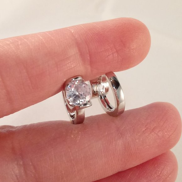 Silver Elegant Diamond Zircon Hoop Huggie Earrings 18mm .84ctw each - Picture 6 of 7